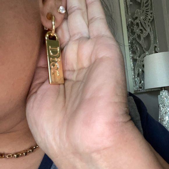 Preloved Christian Dior clip on earrings great condition gold color - Picture 3 of 11